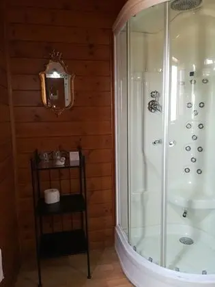 Tek Büyük veya İki Ayrı Yataklı Oda, Dağ Manzaralı