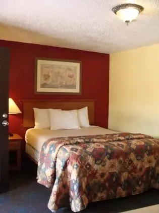 Standard Oda, 1 Büyük (Queen) Boy Yatak, Buzdolabı ve Mikrodalga