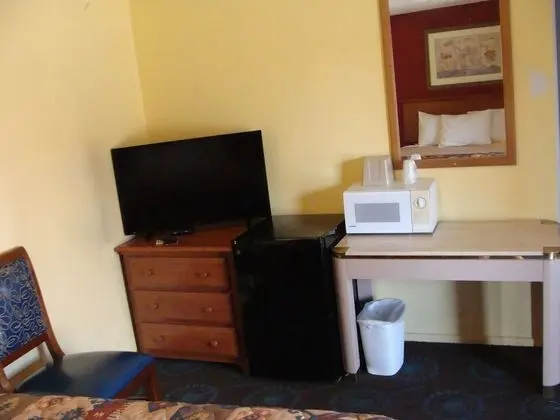 Standard Oda, 1 Büyük (Queen) Boy Yatak, Buzdolabı ve Mikrodalga