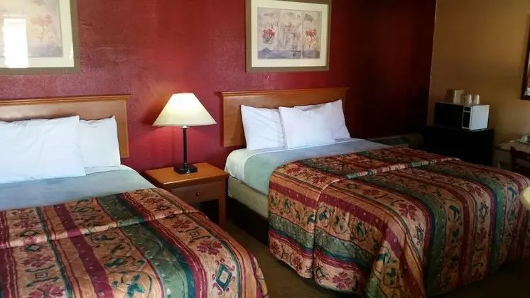 Superior Oda, 2 Büyük (Queen) Boy Yatak, Buzdolabı ve Mikrodalga