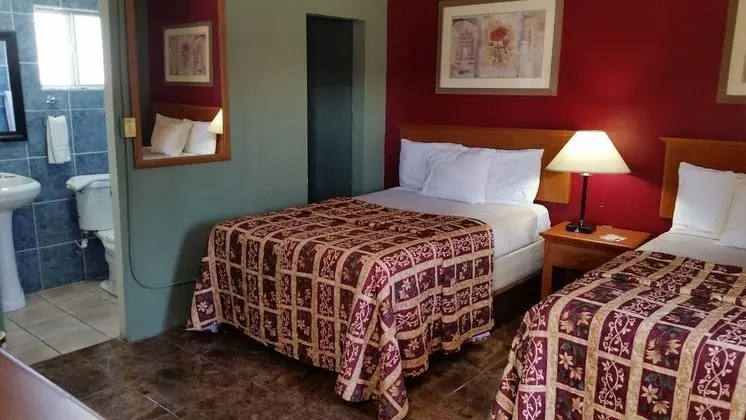 Superior Oda, 2 Büyük (Queen) Boy Yatak, Buzdolabı ve Mikrodalga