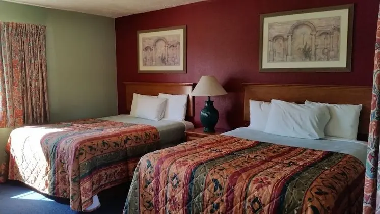 Superior Oda, 2 Büyük (Queen) Boy Yatak, Buzdolabı ve Mikrodalga