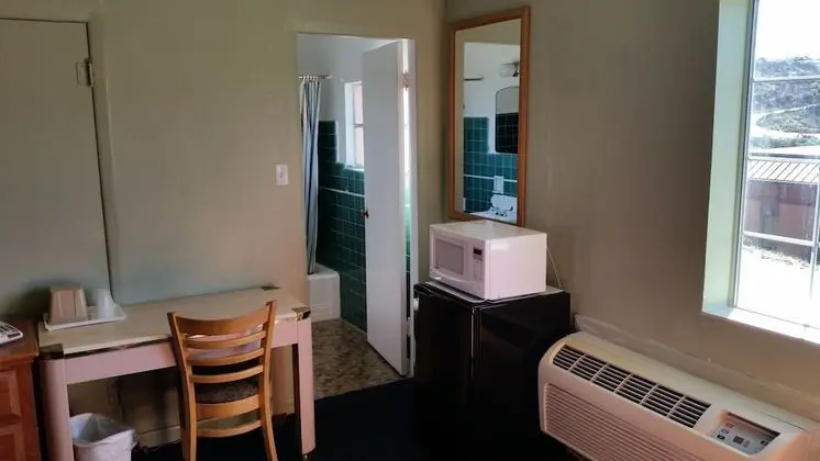 Superior Oda, 2 Büyük (Queen) Boy Yatak, Buzdolabı ve Mikrodalga