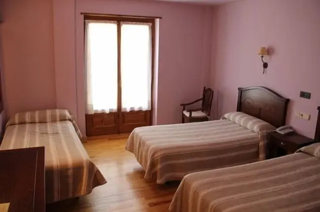 Standard Üç Kişilik Oda, 3 Tek Kişilik Yatak