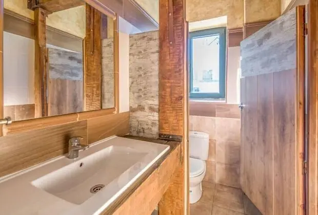 Basic Ortak Ranzalı Oda, Karma Ranzalı Oda (1 bed in a 15-Bed Dormitory Room)