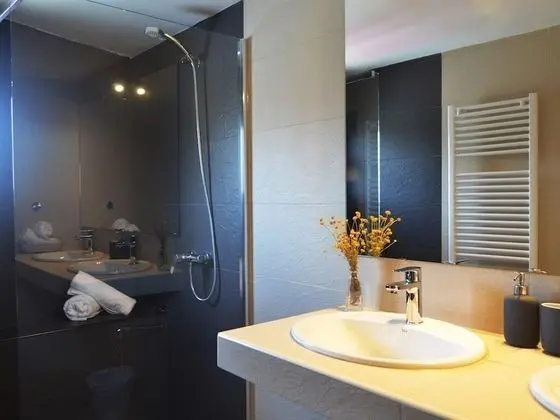 Superior Tek Büyük Yataklı Oda, Özel Banyo (NUMERO 2)