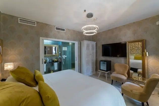 Deluxe Tek Büyük Yataklı Oda