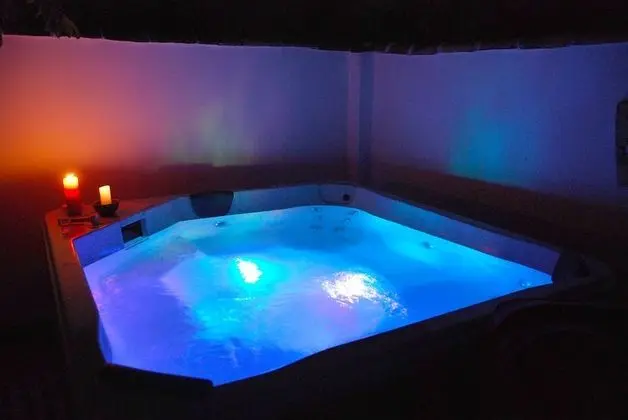 Family Ev, 2 Yatak Odası, Havuz Manzaralı, Dağ Yamacı (La Buhardilla)