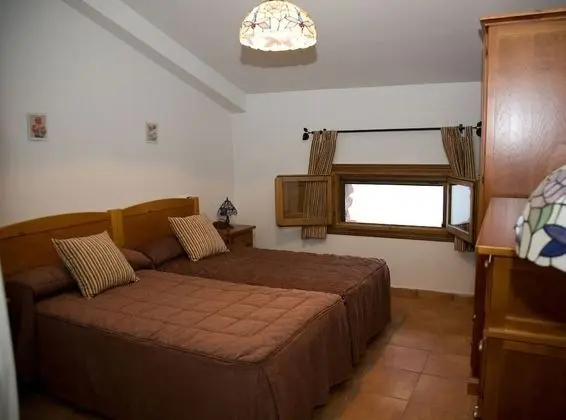 Tek Büyük veya İki Ayrı Yataklı Oda, Göl Kenarı