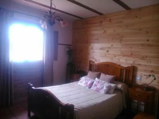 Tek Büyük veya İki Ayrı Yataklı Oda, Göl Kenarı