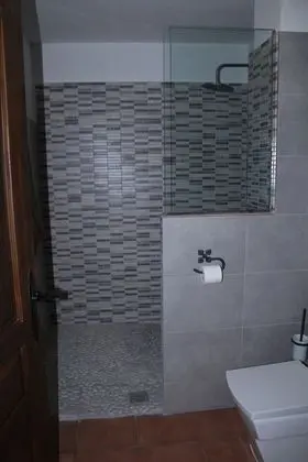 Tek Büyük veya İki Ayrı Yataklı Oda, Göl Kenarı