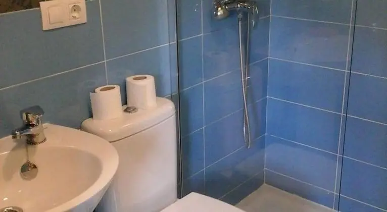 Ortak Ranzalı Oda, 1 Tek Kişilik Yatak, Ortak Banyo (Mixed)