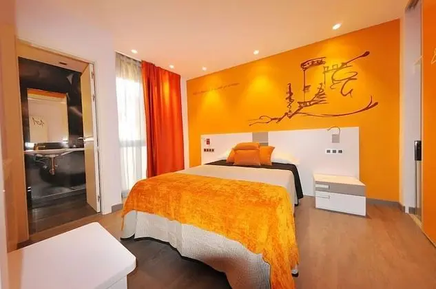 Tek Büyük veya İki Ayrı Yataklı Oda