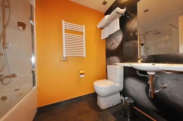 Tek Büyük veya İki Ayrı Yataklı Oda