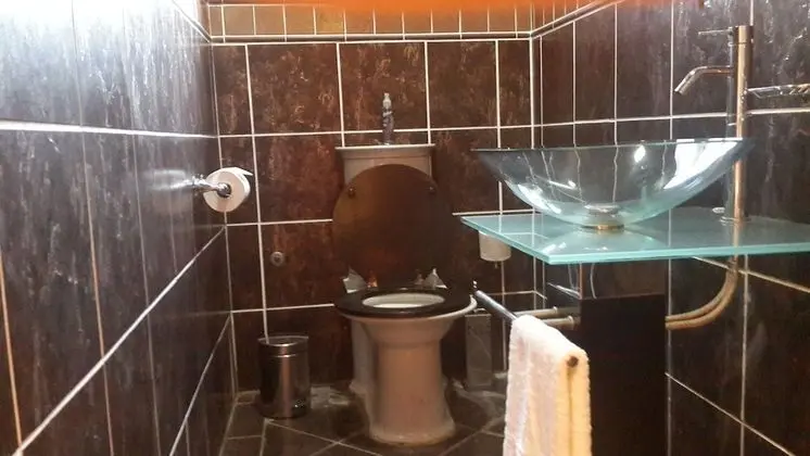 Self-catering Cottage (2)