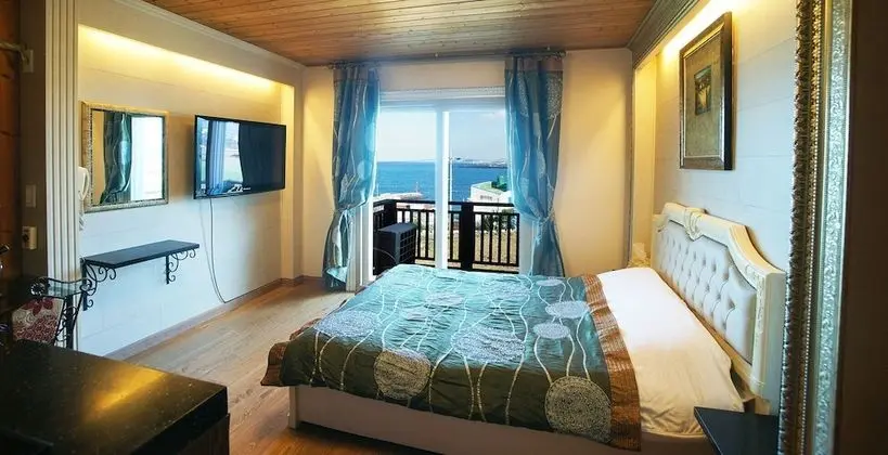 Cream Tree, Ocean View