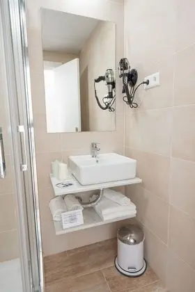 Premium Tek Büyük Yataklı Oda, Balkon, Avlu Manzaralı
