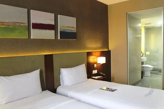 Deluxe Twin Bed