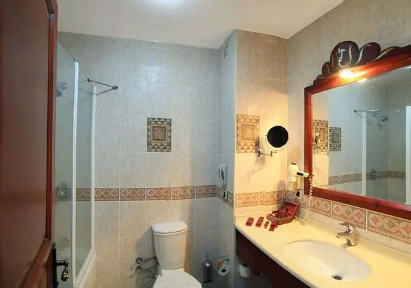 Tek Büyük Yataklı Oda
