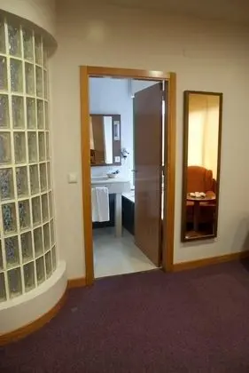 Büyük Yataklı Tek Kişilik Oda