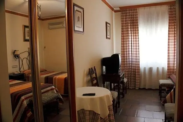 Tek Büyük veya İki Ayrı Yataklı Oda