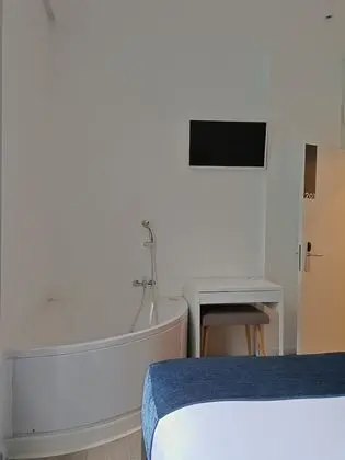 Tek Büyük Yataklı Oda, Sıcak Su Küveti