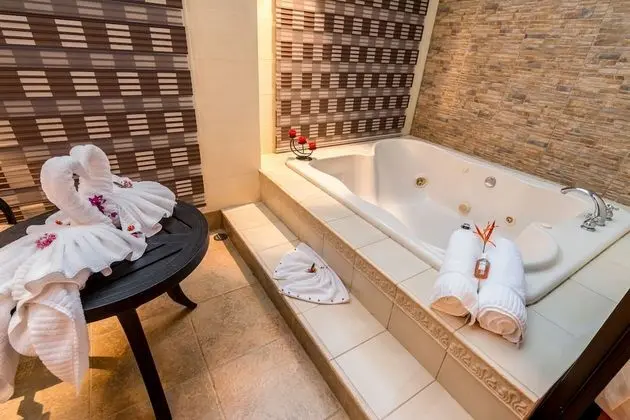 Romantic Villa, Sıcak Su Küveti