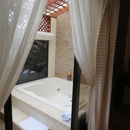 Romantic Villa, Sıcak Su Küveti