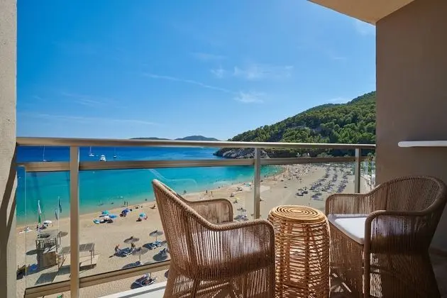 Tek Büyük Yataklı Oda, Balkon, Deniz Manzaralı (1 Adult)