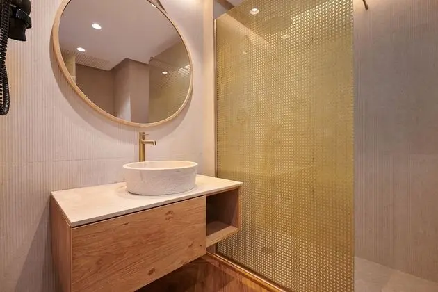 Tek Büyük Yataklı Oda, Balkon, Deniz Manzaralı (1 Adult)