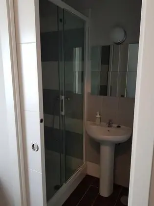 Basic Büyük Yataklı Tek Kişilik Oda