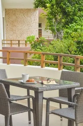 Apart Daire, 2 Yatak Odası, Mutfak, Havuz Manzaralı
