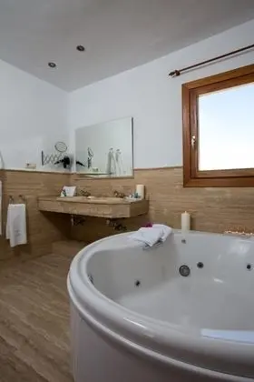 Tek Büyük Yataklı Oda, Sıcak Su Küveti, Deniz Manzaralı (with terrace)