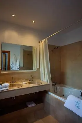 Tek Büyük Yataklı Oda, Sıcak Su Küveti, Deniz Manzaralı (with terrace)