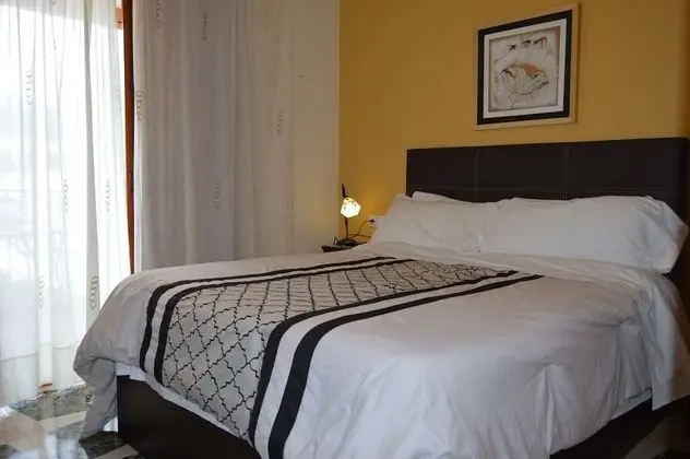 Tek Büyük Yataklı Oda, Balkon