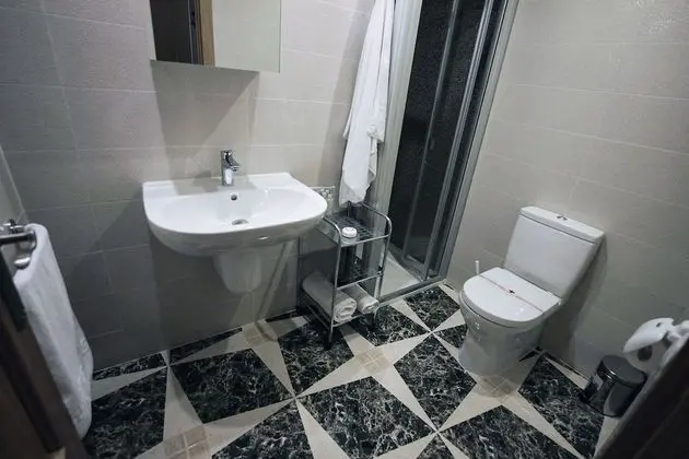 Tek Kişilik Oda, 1 Çift Kişilik Yatak