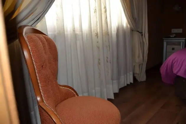 Tek Büyük veya İki Ayrı Yataklı Oda, Dağ Manzaralı