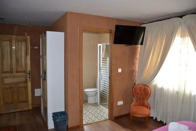 Tek Büyük veya İki Ayrı Yataklı Oda, Dağ Manzaralı