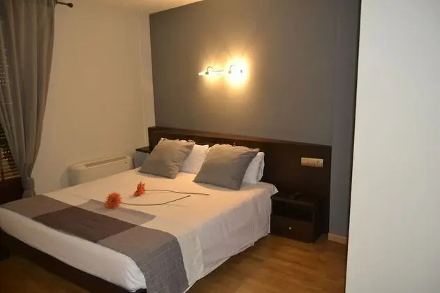 Basic Tek Büyük veya İki Ayrı Yataklı Oda