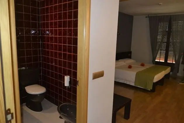 Basic Tek Büyük veya İki Ayrı Yataklı Oda