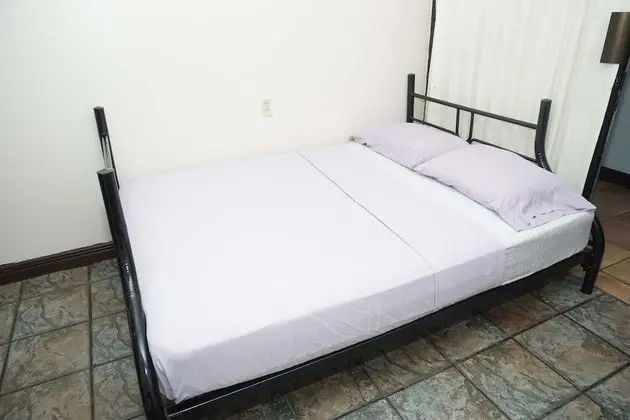Basic Tek Büyük Yataklı Oda