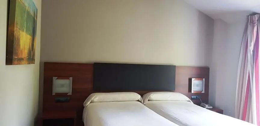 Comfort Tek Büyük veya İki Ayrı Yataklı Oda