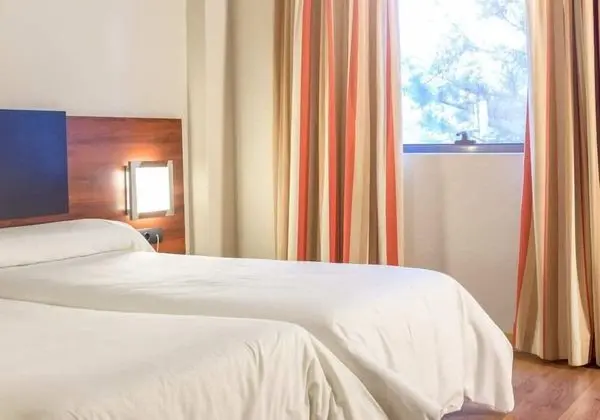 Comfort Tek Büyük veya İki Ayrı Yataklı Oda