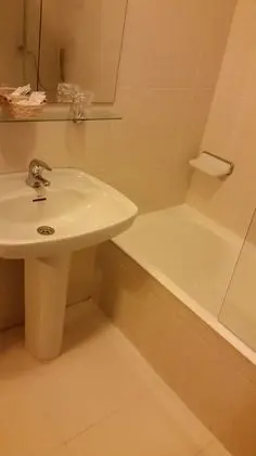 Büyük Yataklı Tek Kişilik Oda