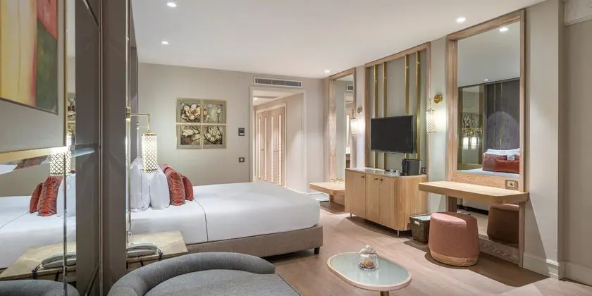 https://images.etstur.com/imgproxy/resize/2560x1440/files/images/hotelImages/etsrooms/119/Ela_Excellence_Resort_Belek_20241230174631_1.jpg