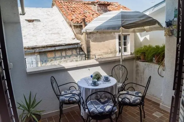 Apart Daire (Ela - first row to the Sea - A1 velik)