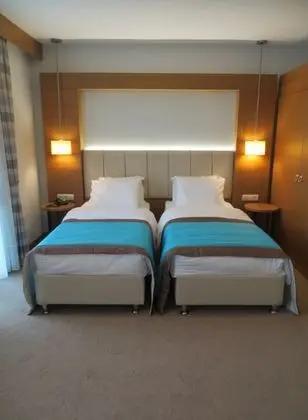 Twin, Şehir Manzaralı