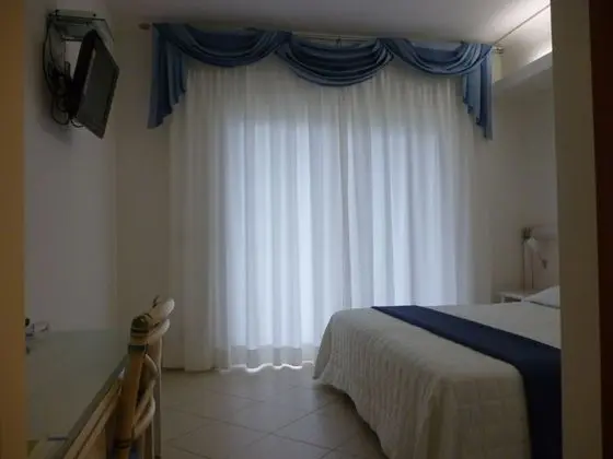 Comfort Tek Büyük Yataklı Oda