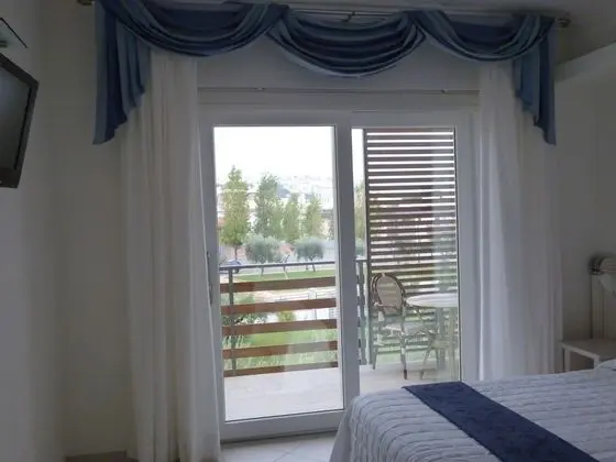 Comfort Tek Büyük Yataklı Oda