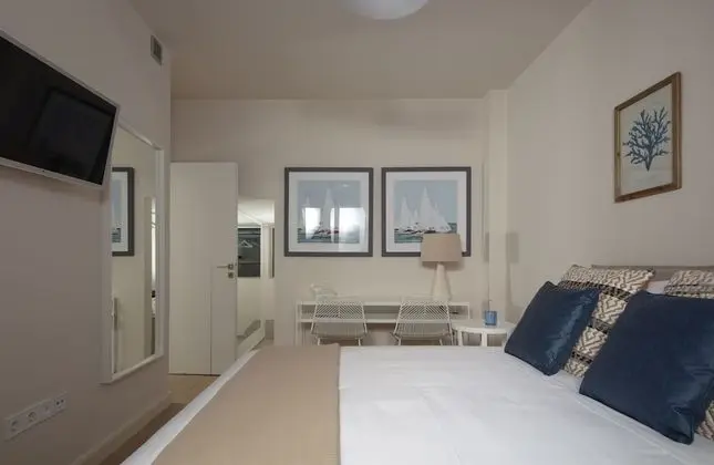 Mint - Elaia Luxury 2nd Floor City Center Apartment